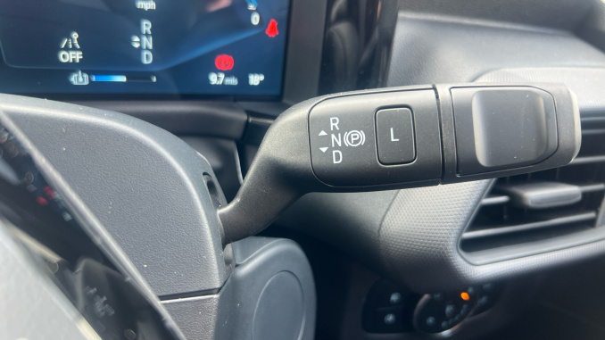 Ford Transit Courier E-Transit Courier 100kW 43kWh Trend Van Auto - Image 13